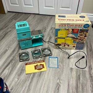 Vintage Easy-Bake Style Kids Toy Oven in Teal with Accessories